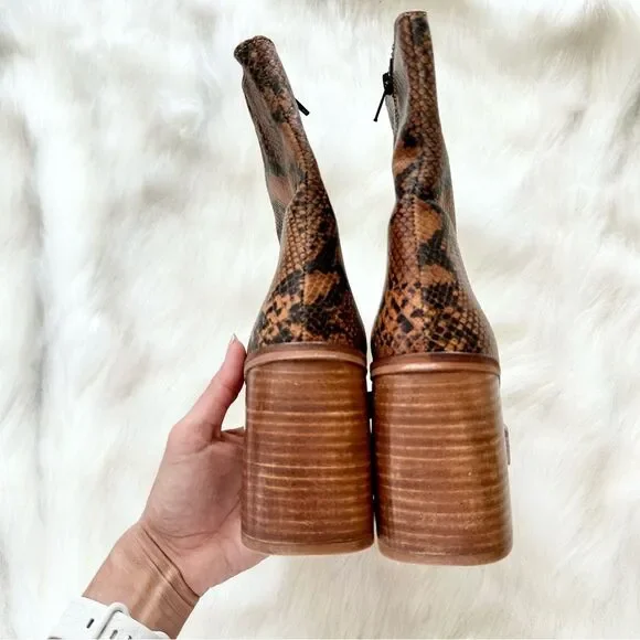 NIB Free People Ruby Platform Ankle Boots in Brown Snake Size 40 (9.5) - Picture 6 of 9